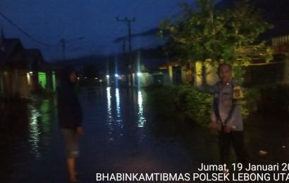 Banjir Rendam Rumah Warga, Polsek Lebong Utara Siagakan Personel