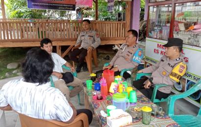 Perkuat Sinergitas Polisi dengan Masyarakat, Polsek Pino Gelar Jumat Curhat di Desa Kayu Ajaran