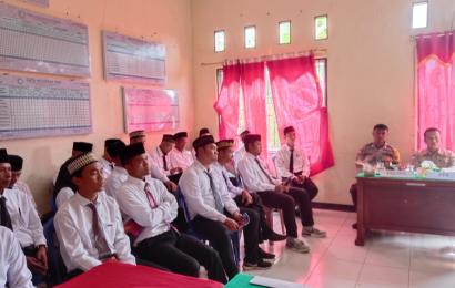 Personel Polsek Rimbo Pengadang Hadiri Pelantikan dan Pembekalan PTPS Se Kecamatan Topos