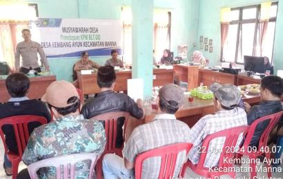 Polsek Manna Menghadiri Musyawarah Verifikasi Kelayakan Penerima Bantuan Sosial Desa Kembang Ayun