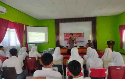 Kabag SDM Polres Seluma Sosialisasi Penerimaan Calon Anggota Polri TA 2024 di SMAN 01 Seluma 