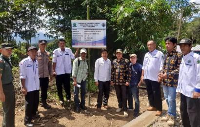 Sambang, Bhabinkamtibmas Polsek Lebong Utara Hadiri Monev di Desa Tunggang