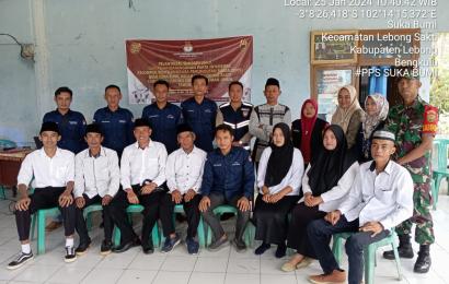 Bhabinkamtibmas Polsek Lebong Tengah Hadiri Pelantikan KPPS Desa Suka Bumi
