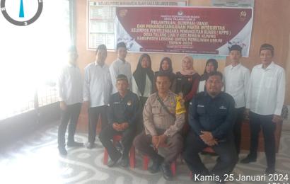 Bhabinkamtibmas Polsek Lebong Selatan Hadiri Pelantikan KPPS di 3 Desa