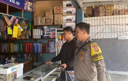 Bhabinkamtibmas Sambangi Masyarakat Untuk Jaga Keamanan Bersama pada Tahapan Kampanye 