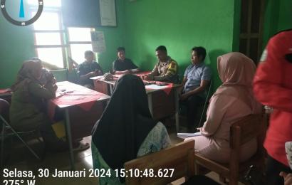 Bhabinkamtibmas Polsek Lebong Utara Hadiri Rakor dan Ramah Tamah Bersama Pelaku Usaha Tambang Rakyat
