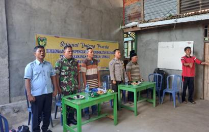 Tingkatkan Kemampuan Linmas Desa Hadapi Pemilu 2024,  Polsek Seginim Polres BS Berikan Pelatihan