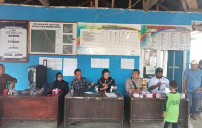 Bhabinkamtibmas Polsek Lebong Utara Hadiri Musyawarah Penetapan APBDes di Desa Nangai Tayau