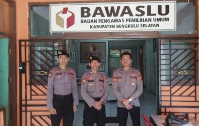 Bentuk Pelayanan, Sat Samapta Polres BS  Patroli ke Kantor KPU dan BAWASLU serta Gudang Logistik KPU Penyelenggara Pemilu 2024