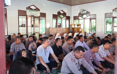 Kapolres Seluma Bersama Personel Laksankan Kegiatan Peringatan Isra Mikraj Nabi Muhammad SAW 2024 M/1445 H