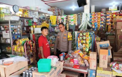 Pantau Stok dan Harga Sembako dan Elpiji, Bhabinkamtibmas Sambang ke Warung Desa Tungkal   