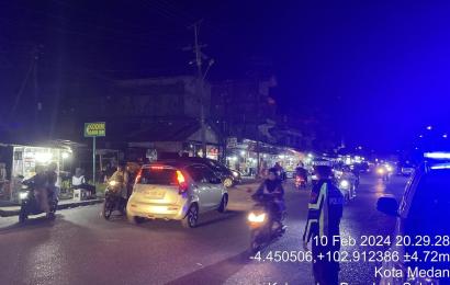 Sat Lantas Polres BS Patroli Blue Light Cegah Aksi Balap Liar 