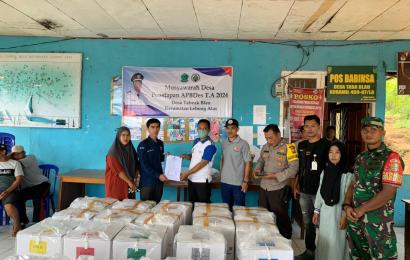 Polisi Monitoring dan Pengamanan Distribusi Logistik Pemilu di Kecamatan Lebong Atas