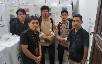 Pastikan Keamanan, Personel Polsek Nasal Laksanakan Pengawalan dan Pengamanan Logistik Pemilu Menuju Sekertariat PPK