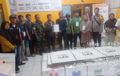 Bengkulu Selatan - Personel Polri Polres Bengkulu Selatan Polda Bengkulu, mengerahkan kekuatan penuh sebanyak 210 orang personilnya untuk menyukseskan Pemilu serentak 2024.  Pada proses distribusi logistik menjelang dan sesudah pemungutan suara, seluruh personel Polri terlihat begitu bersemangat mengawal ketat distribusikan logistik dan para penyelenggara Pemilu.  Personel Polri Polres dan Polsek Jajaran mengawal distribusi logistik dari titik awal hingga akhir. Hal itu dilakukan untuk memastikan logistik d
