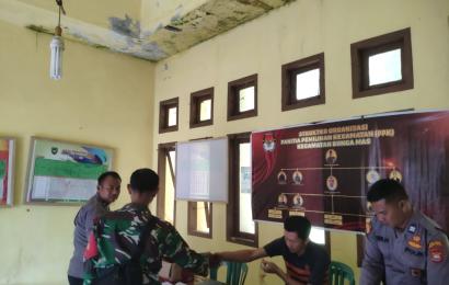Pleno Tingkat PPK Bungamas, Dikawal Ketat oleh Polisi   