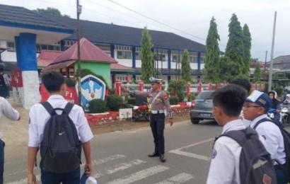 Personel Polsek Ratu Agung Patroli Mobiling dan Commander Wish
