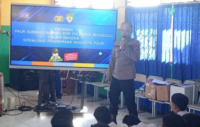 Tingkatkan Animo Penerimaan Polri, Polresta Bengkulu Sosialisasi ke SMAN 01 Kota Bengkulu 