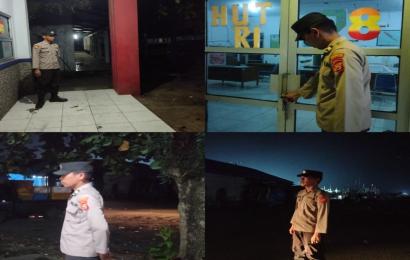 Personel Polsek KSKP Pulau Baai Patroli Dini Hari Cegah Gangguan Kamtibmas 