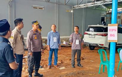 Pastikan Berjalan Aman, Kapolresta Bengkulu Cek dan Pantau TPS yang Melakukan PSU 