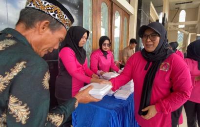 Bhayangkari Cabang Lebong Gelar Jumat Berkah di Masjid Agung Sultan Abdullah