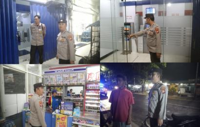 Berikan Pengamanan di Tengah-Tengah Masyarakat, Polsek Kampung Melayu Patroli Dialogis 
