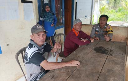 Bhabinkamtibmas Polsek Pino Sambang Dialogis, Sampaikan Imbauan Cegah 3C di Desa Talang Tinggi 