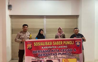 Cegah Pungli, Personel Polsek Lebong Utara Sosialisasi Saber Pungli di Pasar Muara Aman