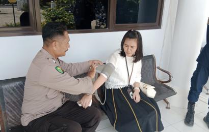 Subsatgas Dokkes OMB Nala Polresta Bengkulu Laksanakan Pemeriksaan Kesehatan Personel dan Anggota KPU  