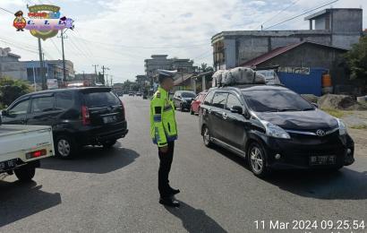 Polantas Sampaikan Edukasi dan Teguran Yang Simpatik  Terhadap Pelanggar Lalu Lintas 
