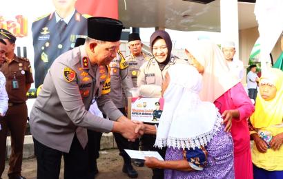 Terima Bansos dari Kapolda, Warga Lebong Ucapkan Terimakasih