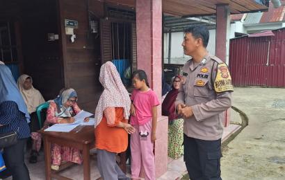 Bhabinkamtibmas Polsek Lebong Utara Hadiri Kegiatan Posbindu Lansia di Desa Tunggang