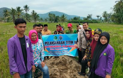 Bhabinkamtibmas Polsek Lebong Utara Hadiri Titik Nol Pembangunan Jalan Usaha Tani di Dsa Nangai Tayau I