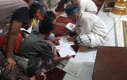 Dai KamtibmasPolres BS Sampaikan Tausiah Usai Laksanakan Shalat Berjamaah di Masjid Al Istikmal 