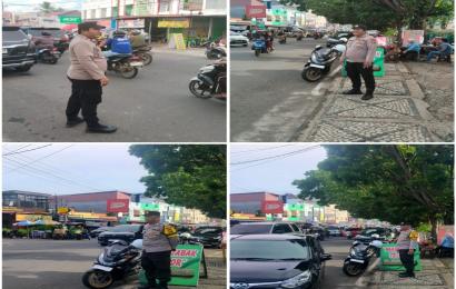 Ciptakan Rasa Aman dan Nyaman, Personel Polsek Gading Cempaka Amankan Pasar Kaget Ramadhan di Wilkum 