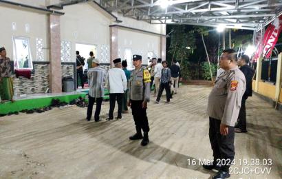 Polsek Sukaraja, Lakukan Pengamanan Kegiatan Safari Ramadhan dan Pemberian Bansos oleh Gubernur Bengkulu
