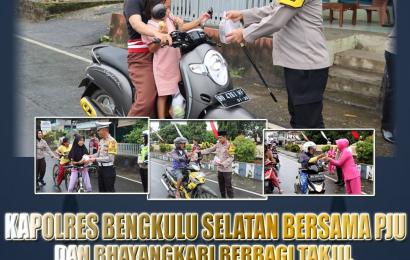Berbagi di Bulan Suci Ramadhan, Kapolres Bengkulu Selatan Pimpin Pembagian Takjil Berbuka Puasa