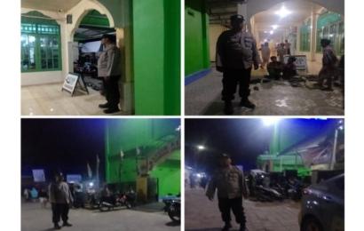 Personel Polsek KSKP Pulau Baai Lakukan Pengamanan Ibadah Sholat Tarawih
