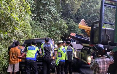Satlantas Polres Kepahiang Bantu Evakuasi Kendaraan Out Of Control, Berikut Imbauan Kasatlantas 