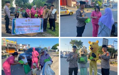 Polsek Gading Cempaka dan Bhayangkari Berbagi Takjil