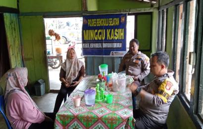 Polsek Pino Jaring Informasi Melalui Minggu Kasih Di Desa Air Umban   