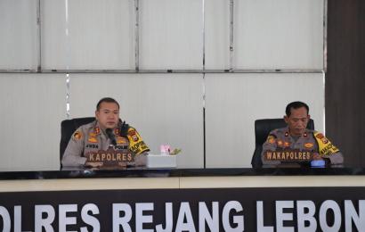 Pelaksanaan Ops Ketupat 2024, Kapolres Rejang Lebong dan PJU serta Kapolsek Jajaran Ikuti Zoom Meeting