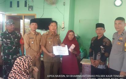 Hadiri Penyaluran BLT DD di Desa Tanjung Beringin,  Bhabinkamtibmas Sampaikan Imbauan Kamtibmas  