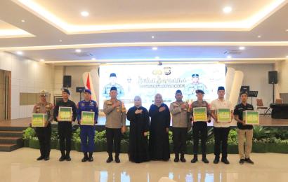 Peduli Kepada Sesama, Kapolda Bengkulu Bersama Ketua Bhayangkari Daerah Bengkulu Lakukan Buka Puasa Bersama