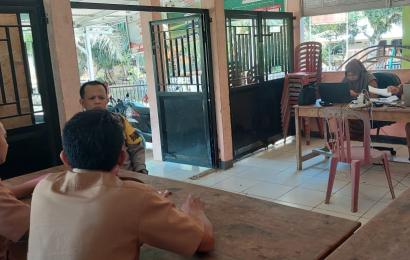 Bhabinkamtibmas Polsek Pino Sambang Dialogis  Wujudkan Situasi Kamtibmas yang Kondusif Bulan Suci Ramadan 1445 H 