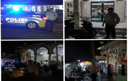 Polsek Ratu Agung Pengamanan Shalat Tarawih di Masjid Seputran Wilkum 