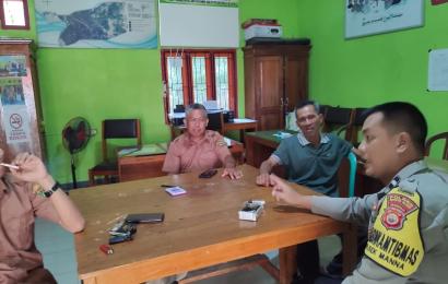 Jalin Sinergitas Bhabinkamtibmas Polsek Manna    Sambangi Perangkat Desa Tambangan 