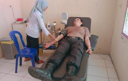 Hati yang Terpanggil, Polisi Polres Bengkulu Selatan Lakukan Donor Darah 
