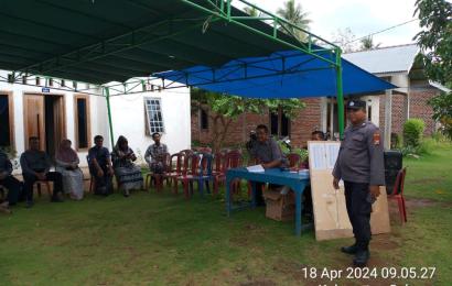 Personel Polsek Sukaraja Monitoring Giat Pemungutan Suara Pemilihan BPD Desa Sido Luhur