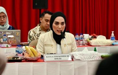 Wakil Ketua Komisi III DPR RI dari Fraksi Golkar, Sari Yuliati
